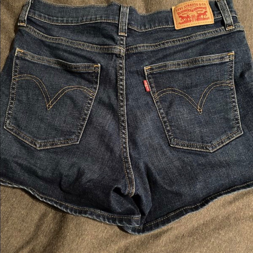 Levi denim shorts size 29